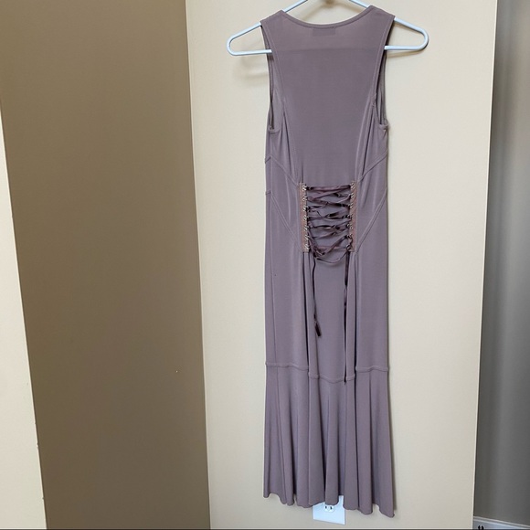 Italian bodycon dress with lacing in the back - Picture 4 of 5